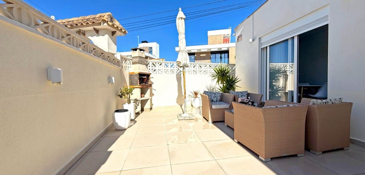 2 sypialnia Willa na sprzedaż w Torrevieja z basenem - 210 000 € (Ref: 8949457)