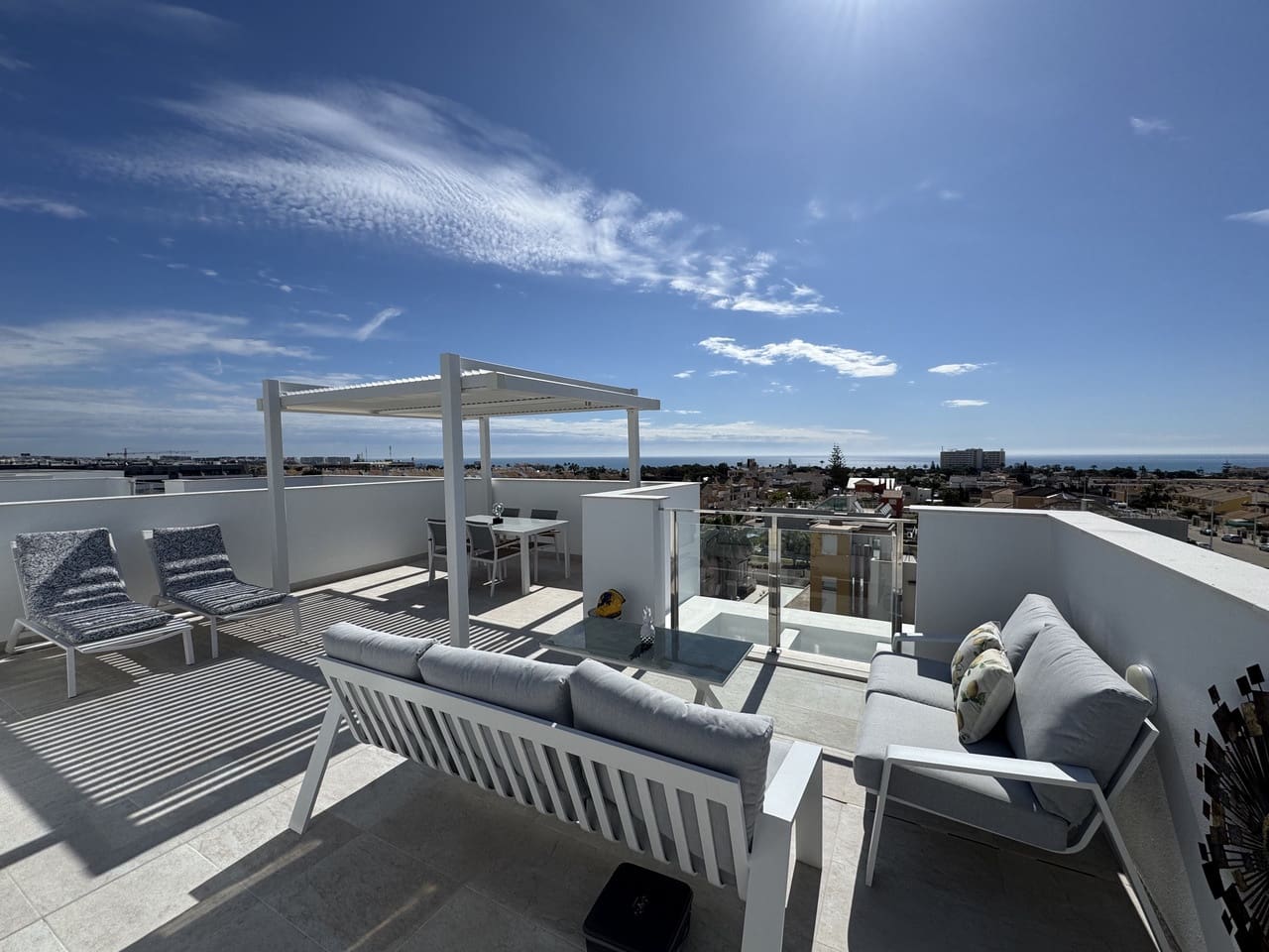 2 soveværelse Penthouse til salg i Playa Flamenca med swimmingpool garage - € 529.950 (Ref: 8949641)