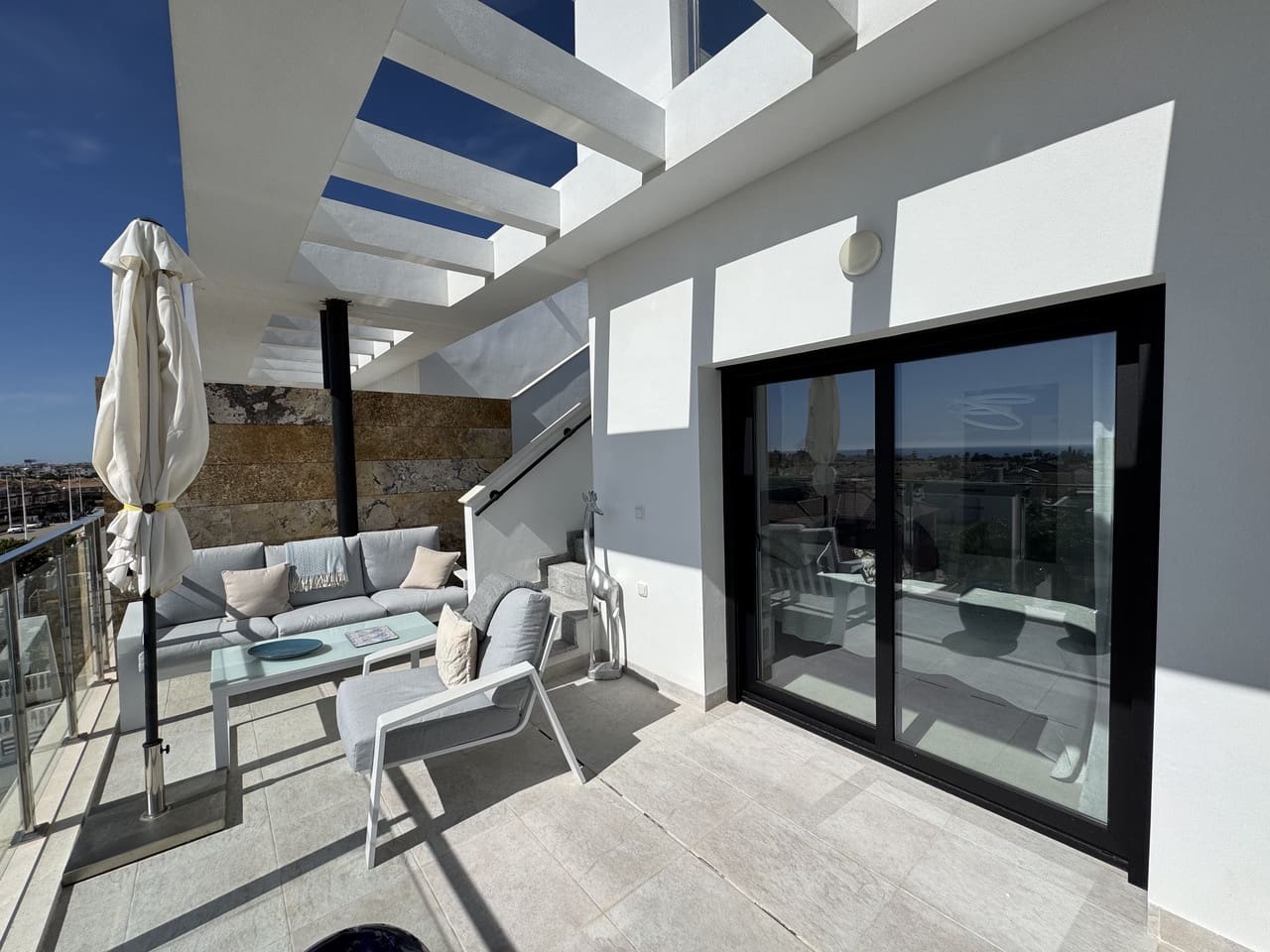 2 soveværelse Penthouse til salg i Playa Flamenca med swimmingpool garage - € 529.950 (Ref: 8949641)