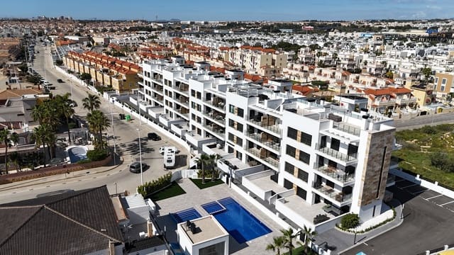 2 soveværelse Penthouse til salg i Playa Flamenca, Orihuela med swimmingpool garage - € 529.950 (Ref: 8949641)