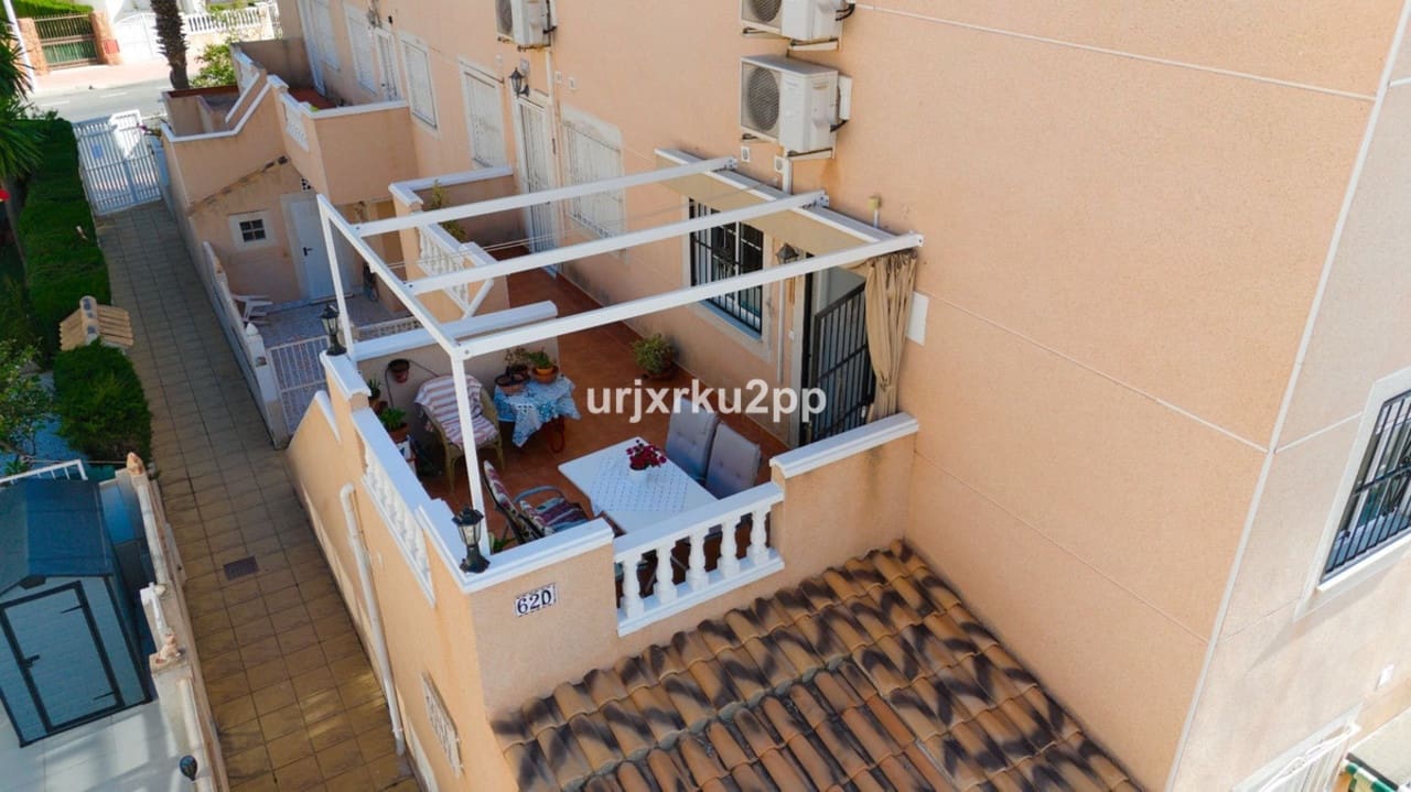 3 sypialnia Willa na sprzedaż w Torrevieja - 210 000 € (Ref: 8972080)