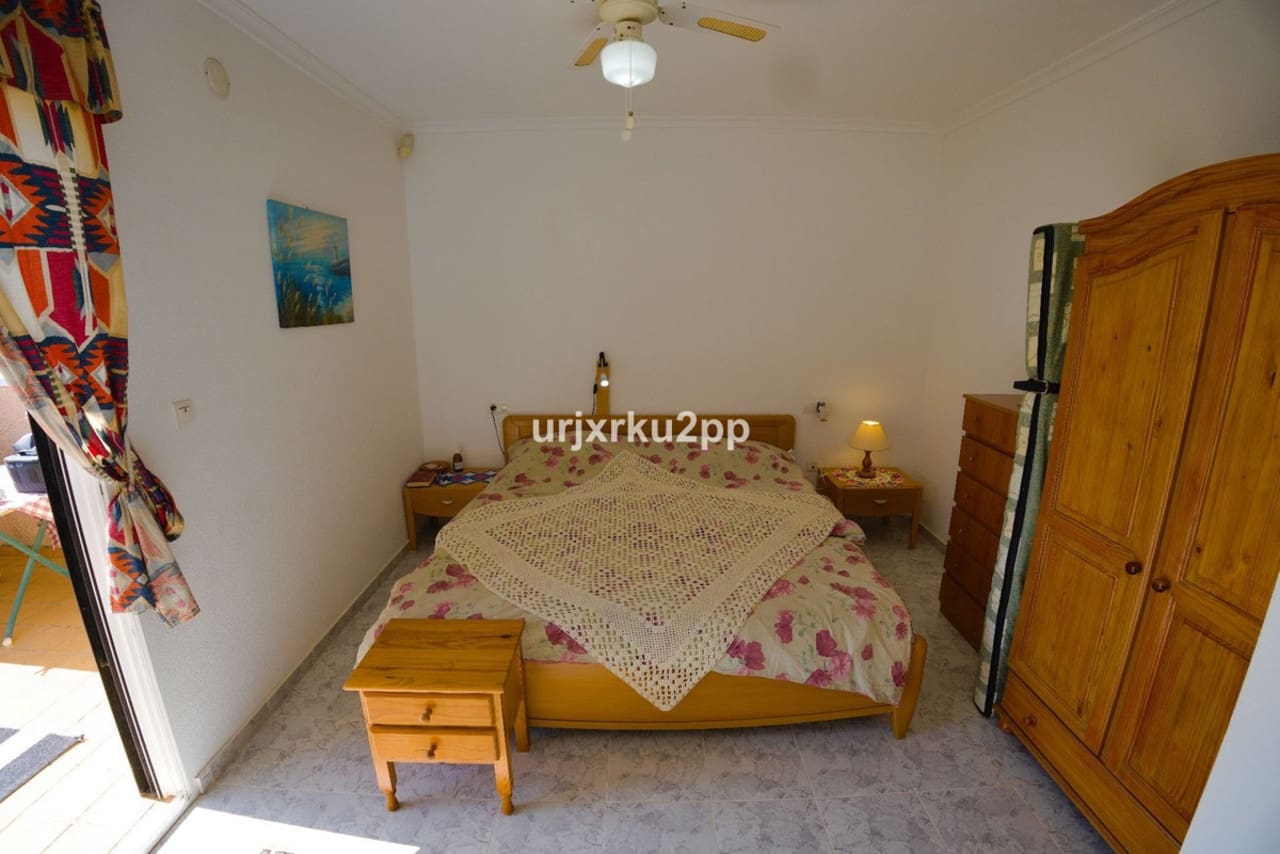 3 sypialnia Willa na sprzedaż w Torrevieja - 210 000 € (Ref: 8972080)