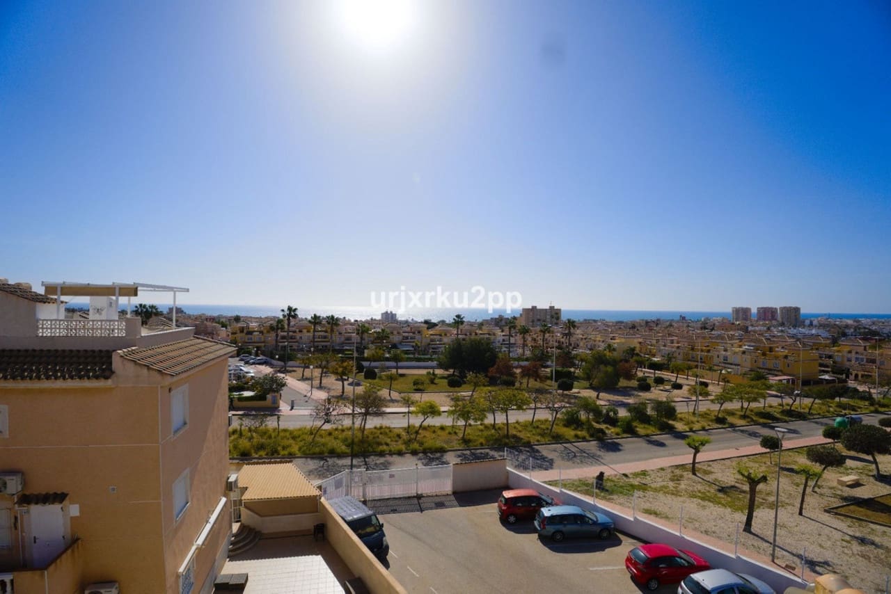 3 sypialnia Willa na sprzedaż w Torrevieja - 210 000 € (Ref: 8972080)