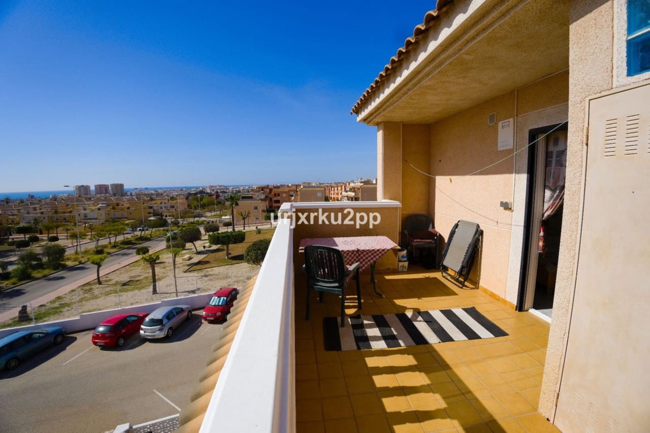 3 sypialnia Willa na sprzedaż w Torrevieja - 210 000 € (Ref: 8972080)