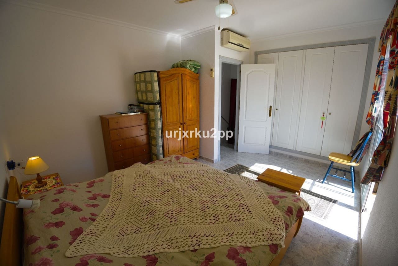 3 sypialnia Willa na sprzedaż w Torrevieja - 210 000 € (Ref: 8972080)