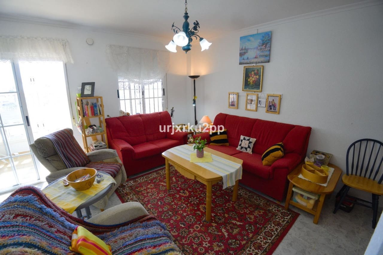 3 sypialnia Willa na sprzedaż w Torrevieja - 210 000 € (Ref: 8972080)