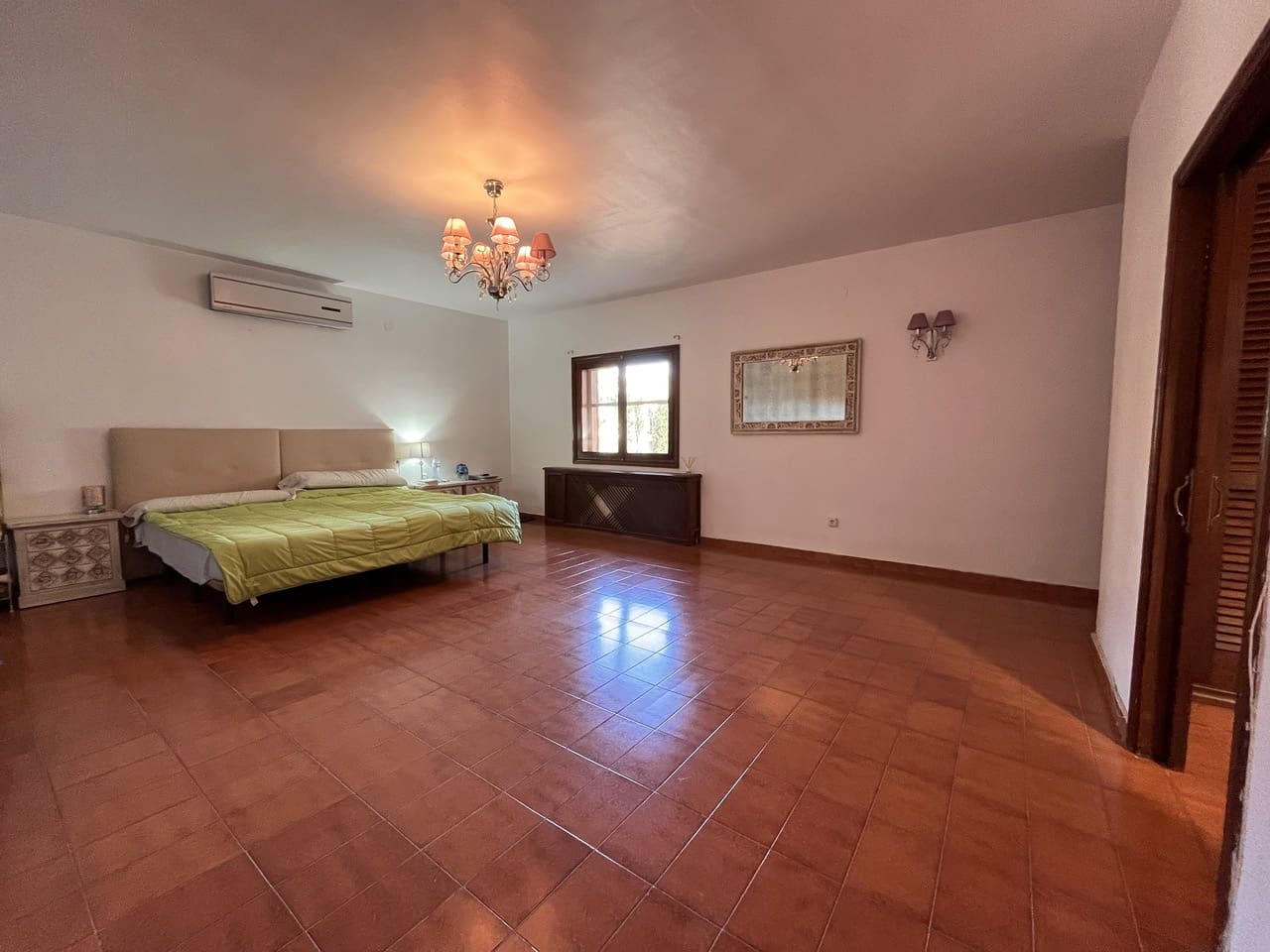 4 bedroom Villa for sale in La Nucia with pool - € 995,000 (Ref: 8982769)