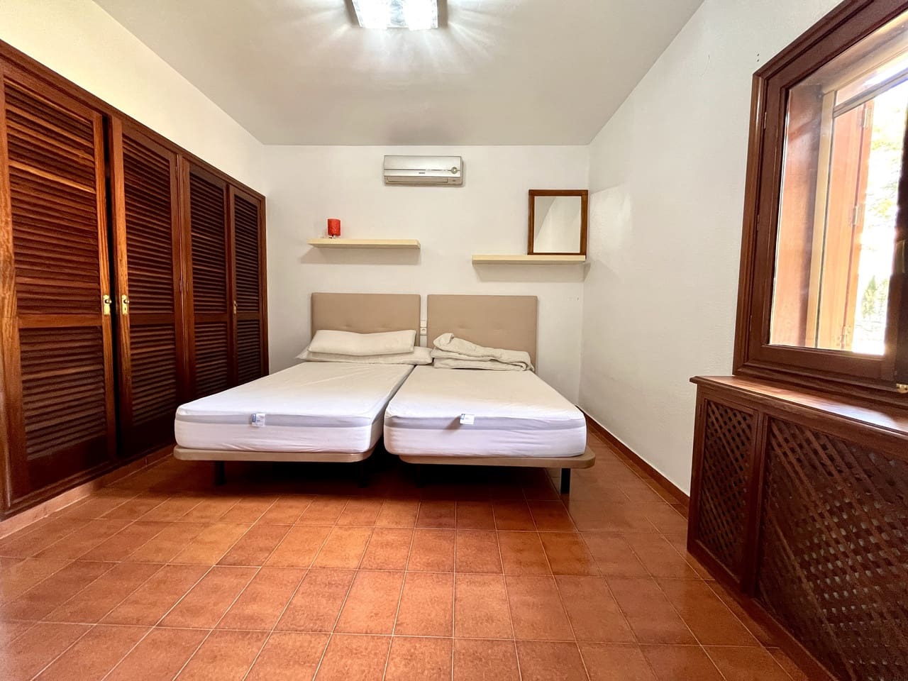 4 bedroom Villa for sale in La Nucia with pool - € 995,000 (Ref: 8982769)