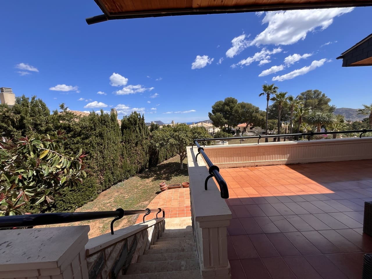 4 bedroom Villa for sale in La Nucia with pool - € 995,000 (Ref: 8982769)