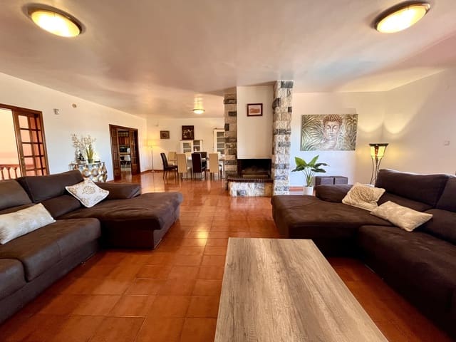 4 soveværelse Villa til salg i La Nucia Pueblo  , La Nucia med swimmingpool - € 995.000 (Ref: 8982769)