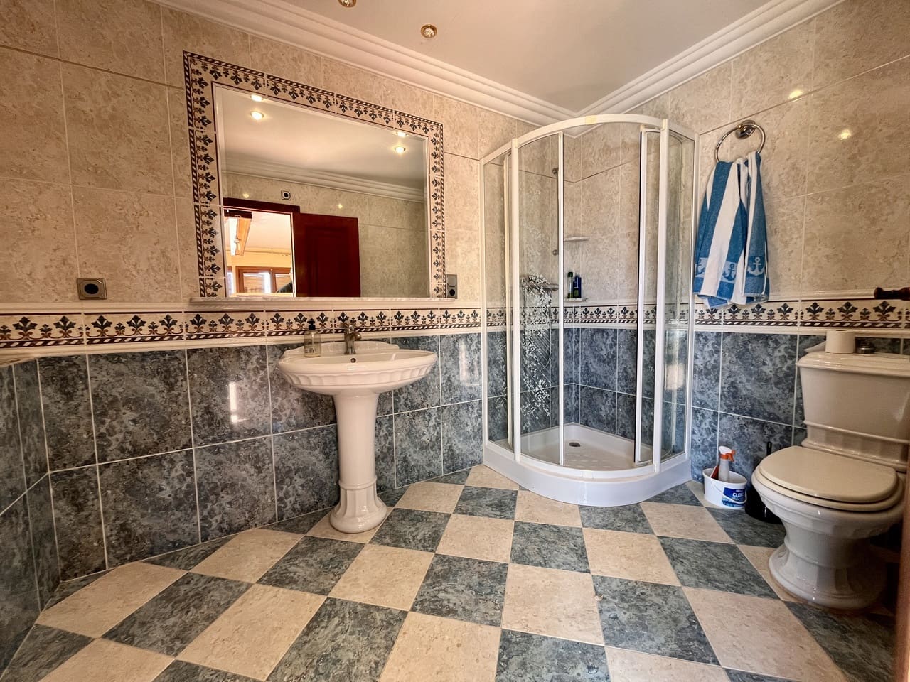 4 bedroom Villa for sale in La Nucia with pool - € 995,000 (Ref: 8982769)