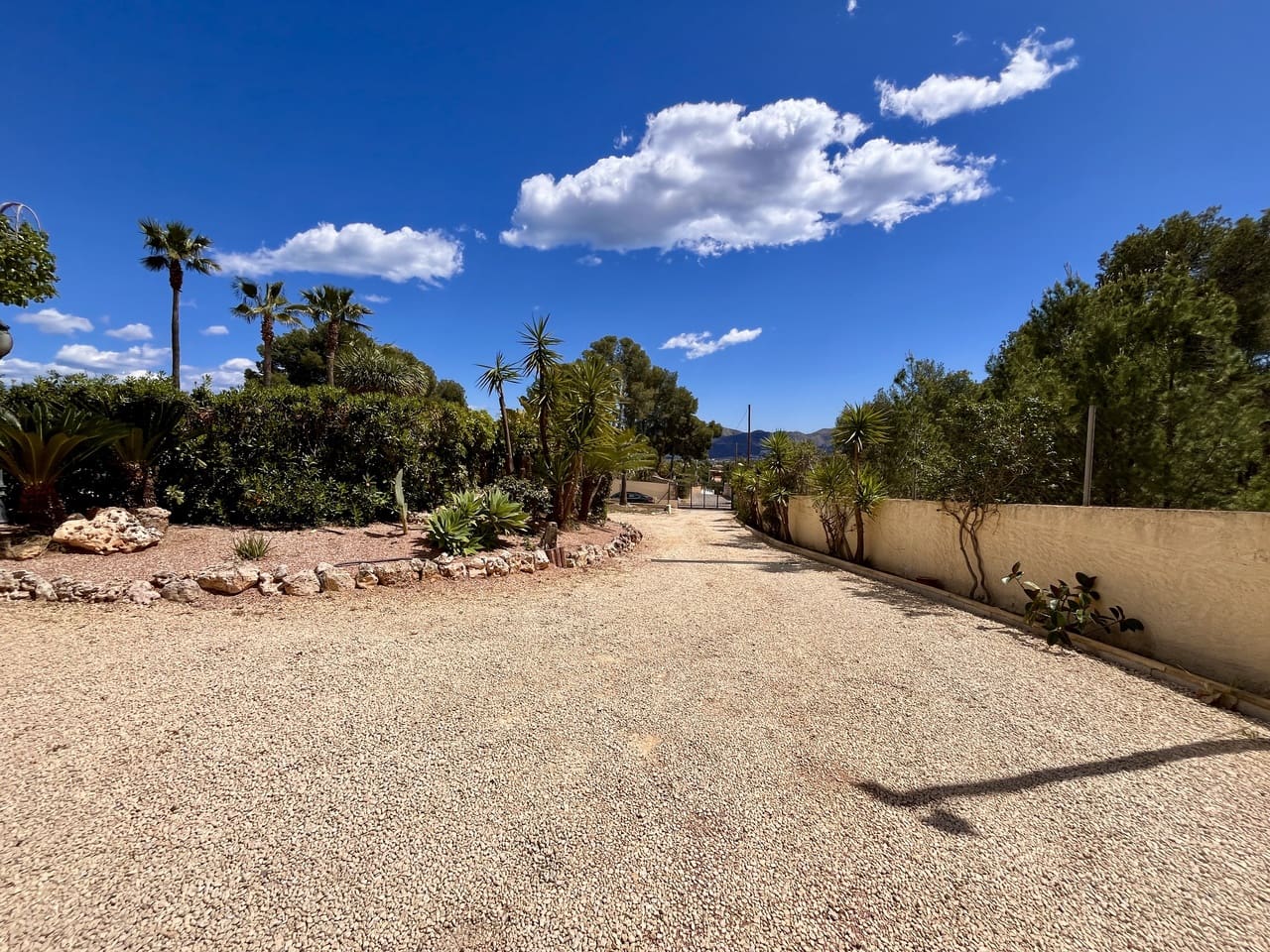 4 bedroom Villa for sale in La Nucia with pool - € 995,000 (Ref: 8982769)