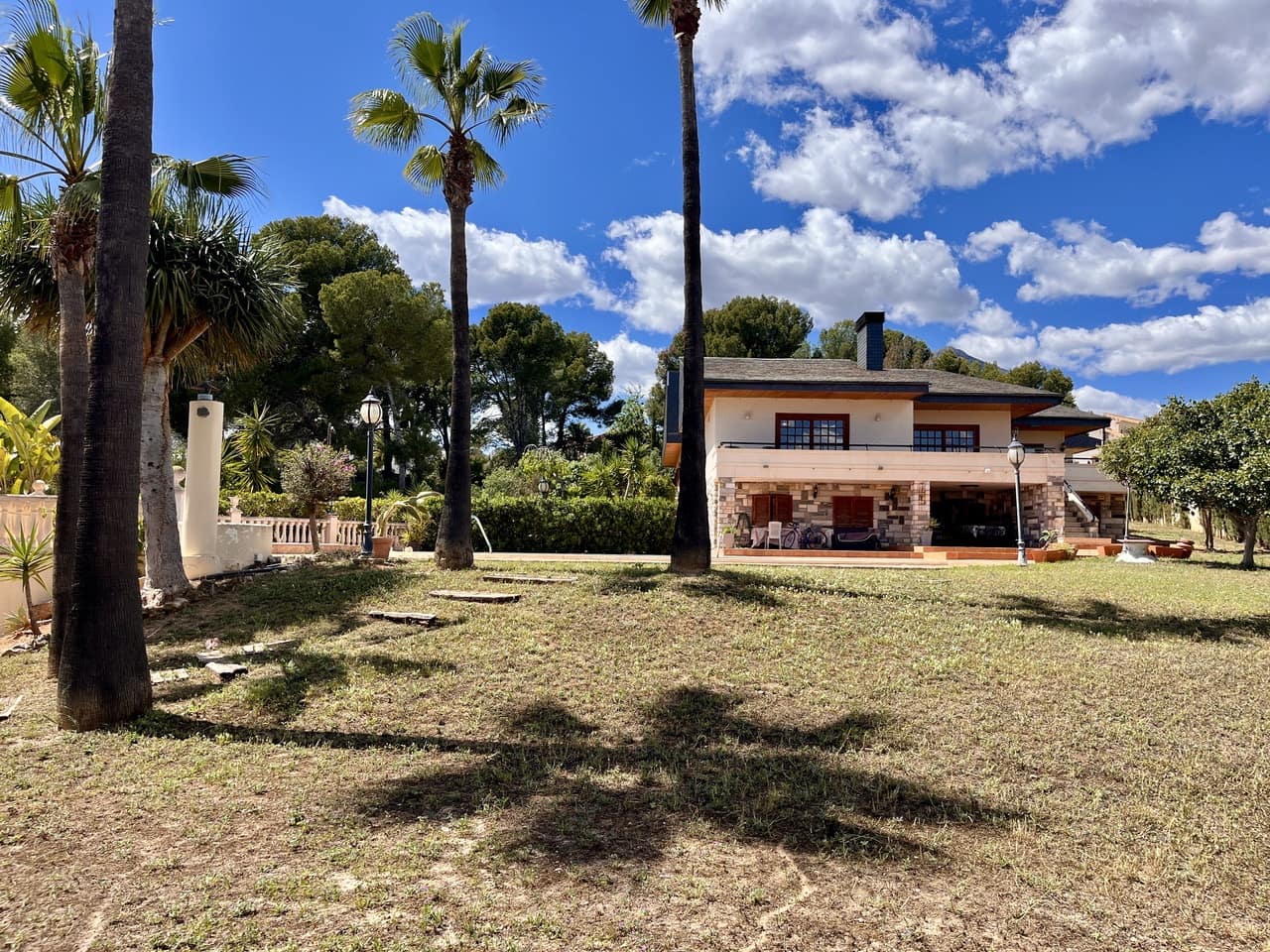 4 bedroom Villa for sale in La Nucia with pool - € 995,000 (Ref: 8982769)