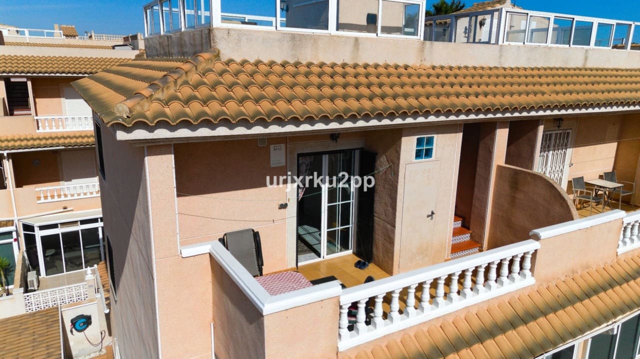 3 soveværelse Villa til salg i Torrevieja - € 210.000 (Ref: 9003461)