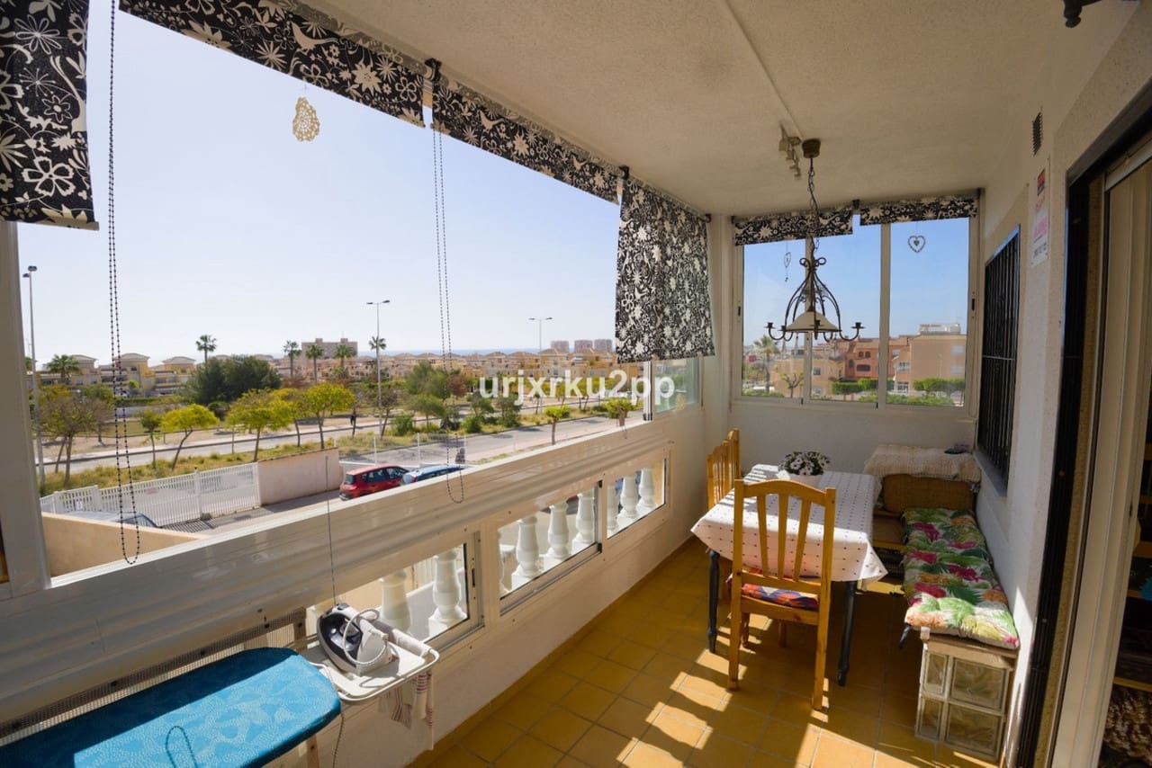 3 soveværelse Villa til salg i Torrevieja - € 210.000 (Ref: 9003461)