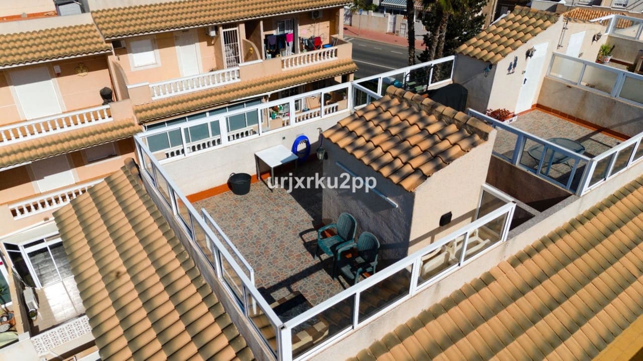 3 soveværelse Villa til salg i Torrevieja - € 210.000 (Ref: 9003461)