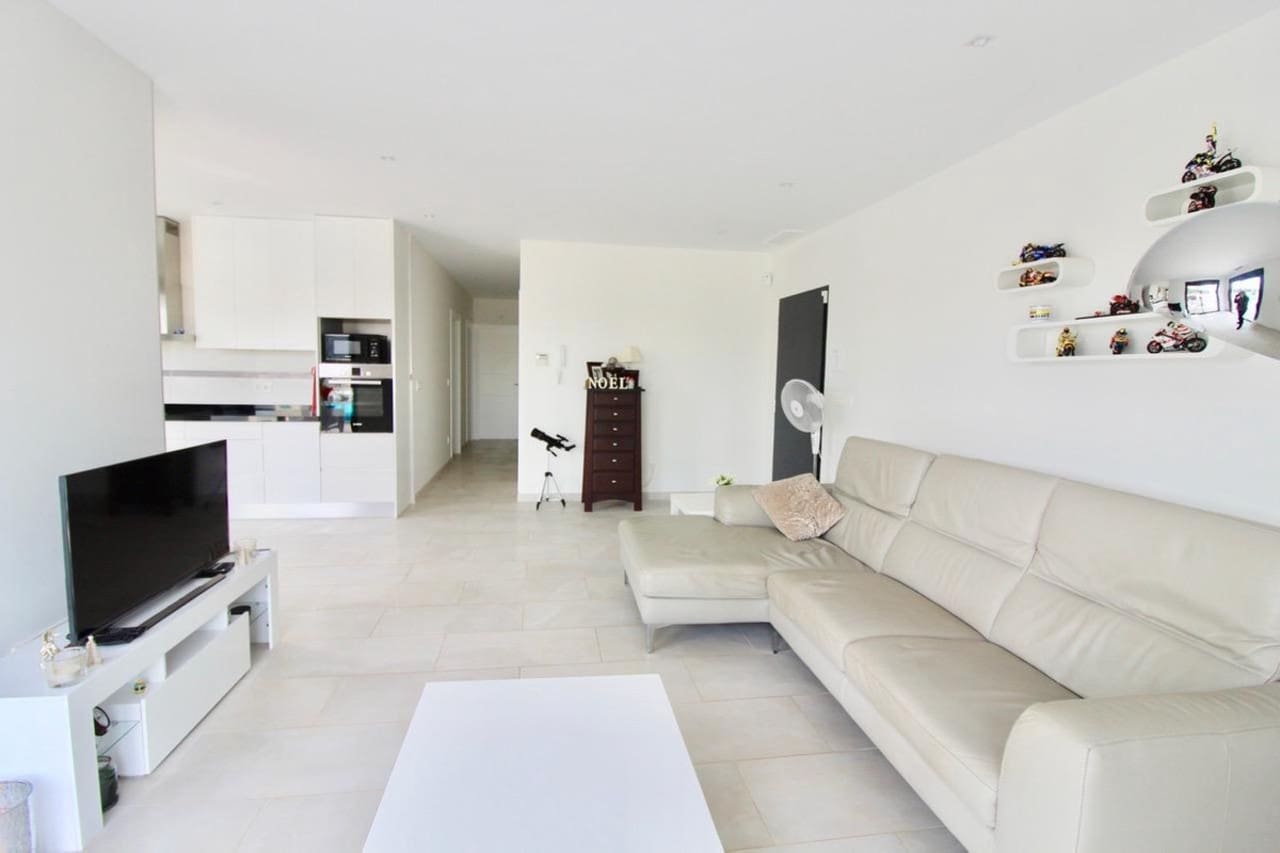 Chalet de 3 habitaciones en Aspe en venta con piscina - 225.000 € (Ref: 9003960)