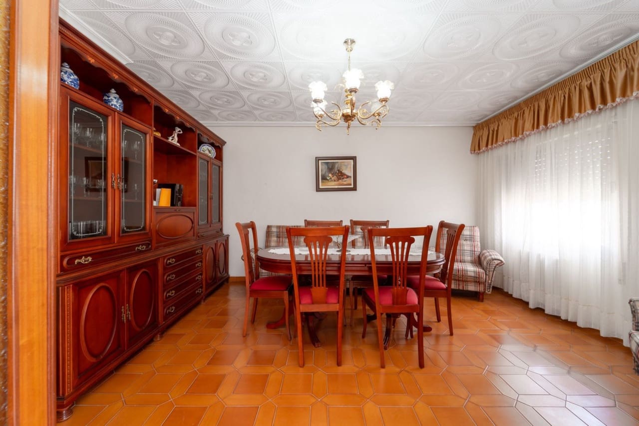 4 sovrum Villa till salu i Salinas - 210 000 € (Ref: 9012360)