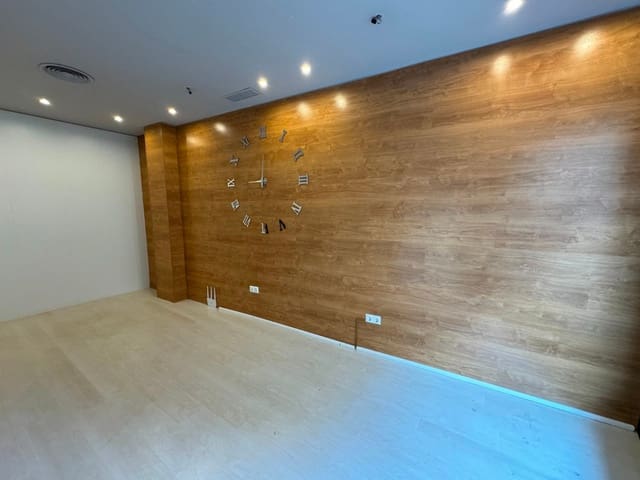 1 slaapkamer Commercieel te koop in Zona Pueblo, Guardamar del Segura - € 220.000 (Ref: 9029837)