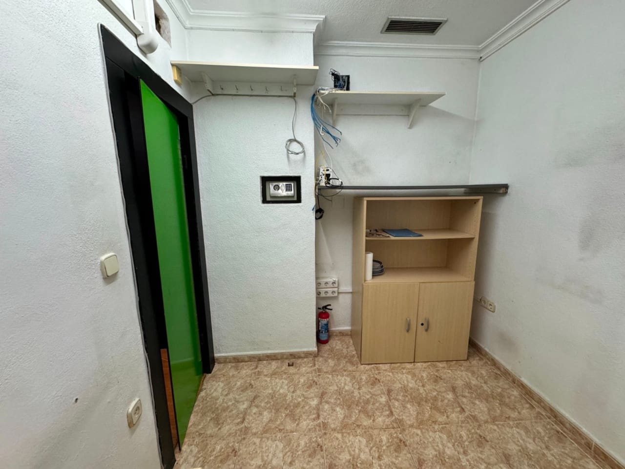 1 quarto Comercial para venda em Guardamar del Segura - 220 000 € (Ref: 9029837)