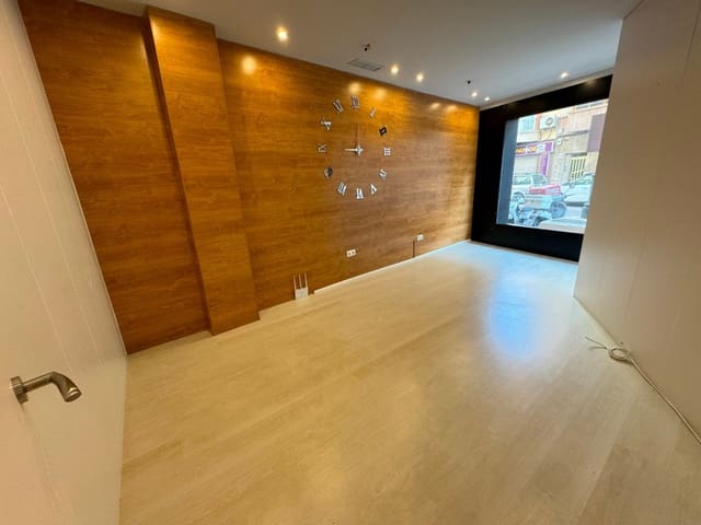 1 slaapkamer Commercieel te koop in Zona Pueblo, Guardamar del Segura - € 220.000 (Ref: 9029837)