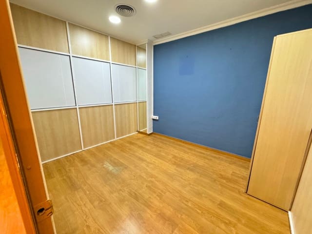 1 slaapkamer Commercieel te koop in Zona Pueblo, Guardamar del Segura - € 220.000 (Ref: 9029837)