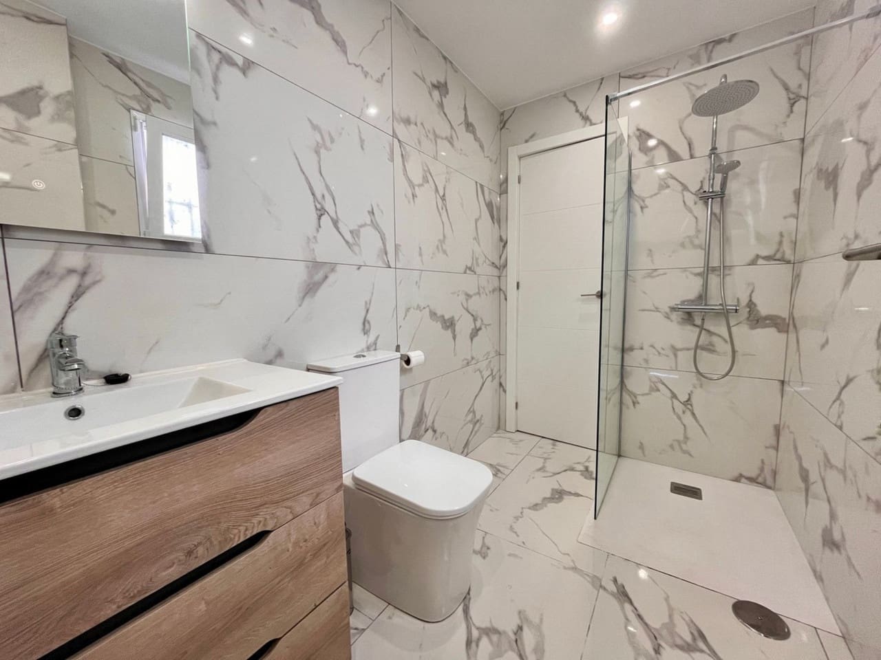 1 makuuhuone Huoneisto myytävänä paikassa Villamartin mukana uima-altaan - 155 000 € (Ref: 9041165)