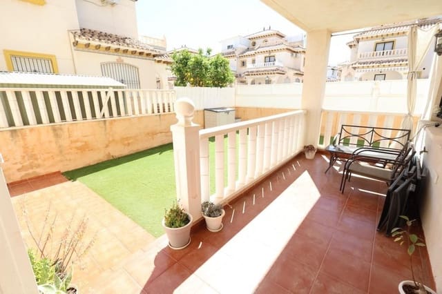 Chalet de 2 habitaciones en Cabo Roig, Orihuela en venta con piscina - 169.000 € (Ref: 9041196)