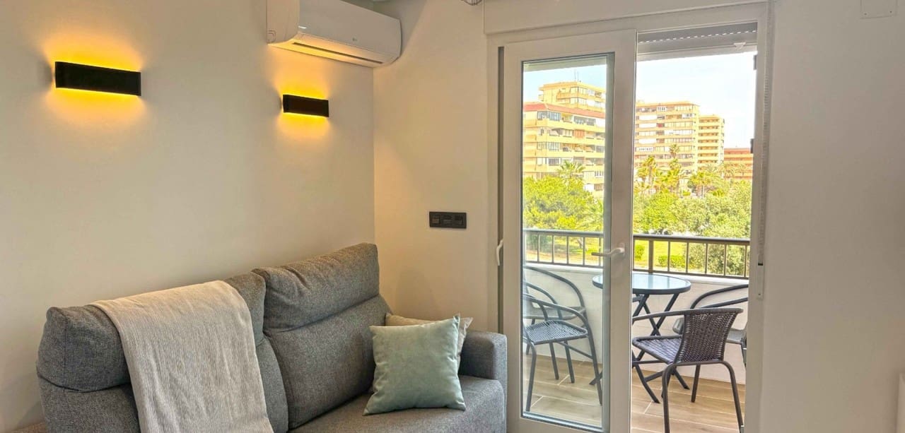 1 sypialnia Apartament na sprzedaż w Torrevieja - 159 999 € (Ref: 9041199)