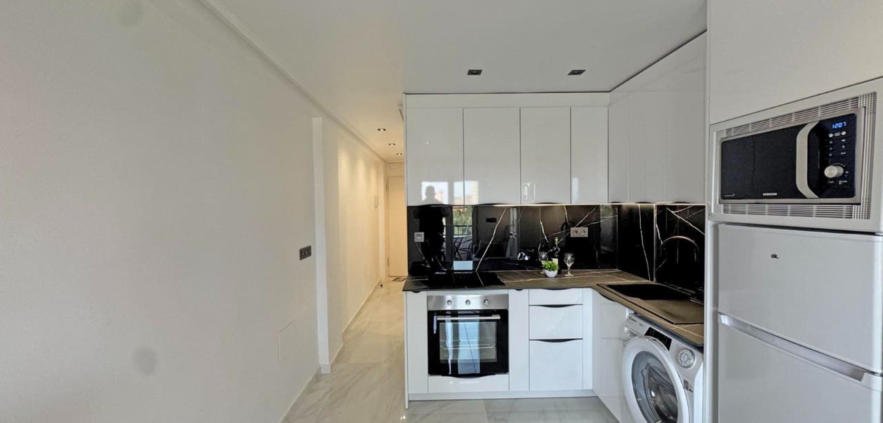 1 sypialnia Apartament na sprzedaż w Torrevieja - 159 999 € (Ref: 9041199)