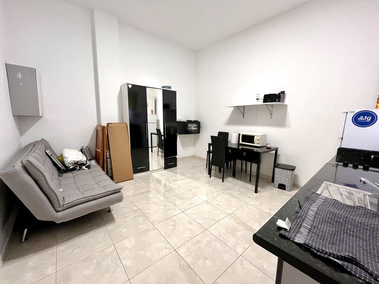 Erhverv til salg i Playa Flamenca - € 110.000 (Ref: 9041205)