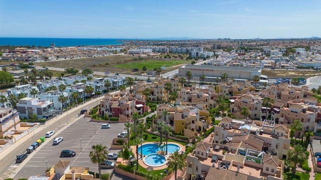 Apartamento de 2 habitaciones en El Molino, Torrevieja en venta - 210.000 € (Ref: 9042602)