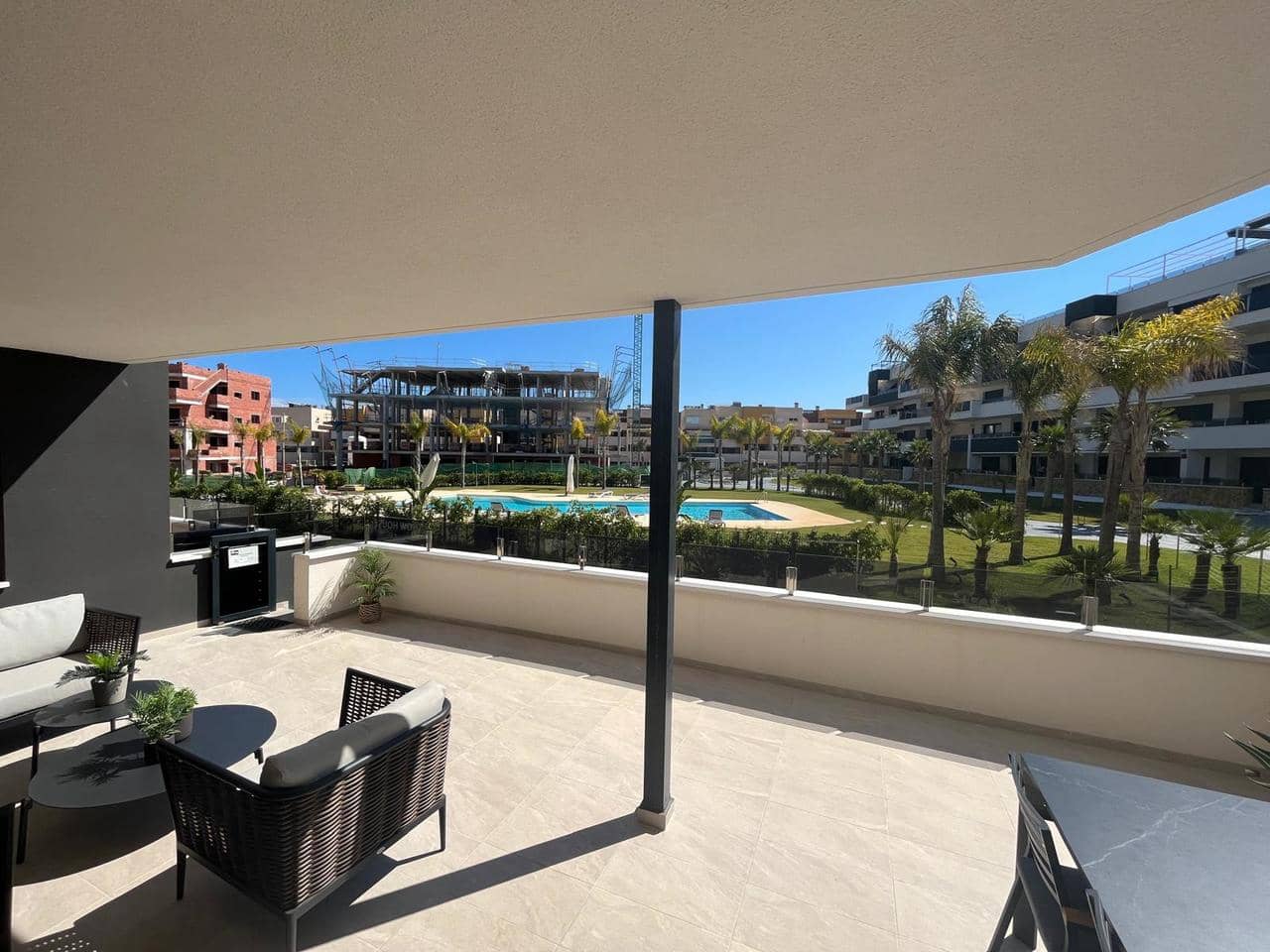 2 sypialnia Apartament na sprzedaż w Torrevieja z basenem garażem - 279 000 € (Ref: 9049206)