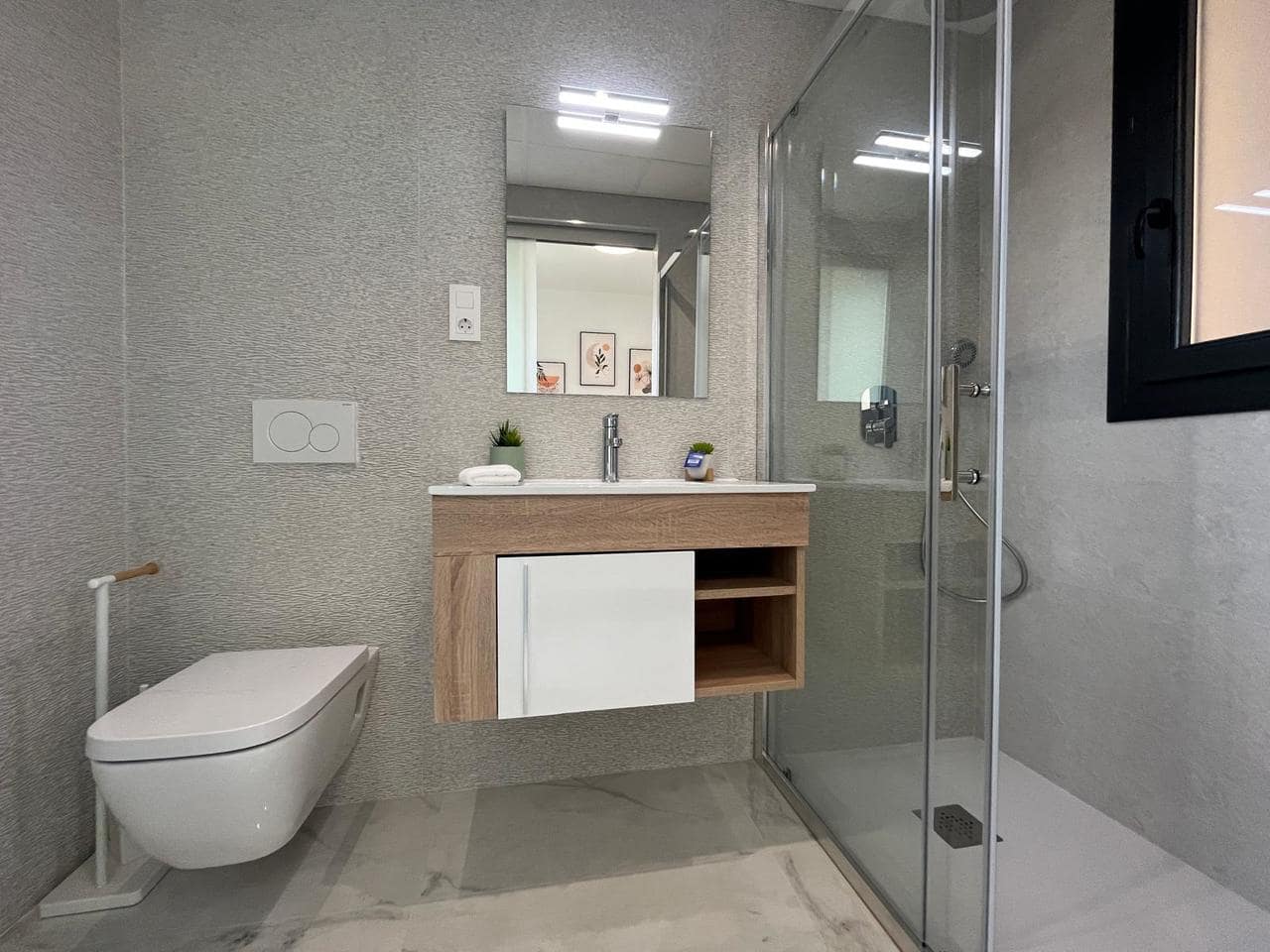 1 sypialnia Apartament na sprzedaż w Torrevieja z basenem garażem - 250 000 € (Ref: 9049208)