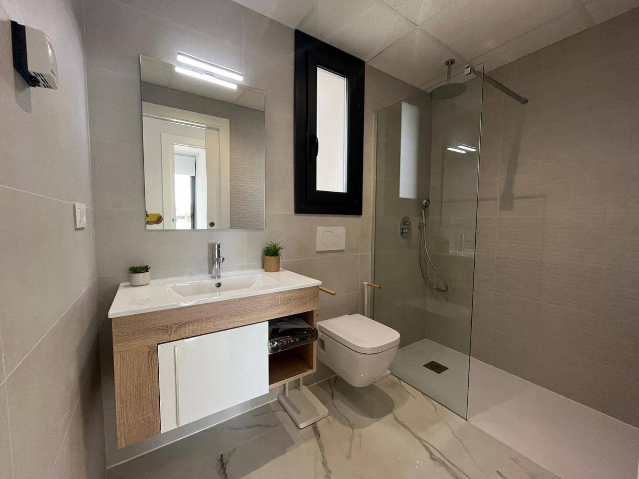 3 soveværelse Penthouse til salg i Torrevieja med swimmingpool garage - € 389.000 (Ref: 9049621)