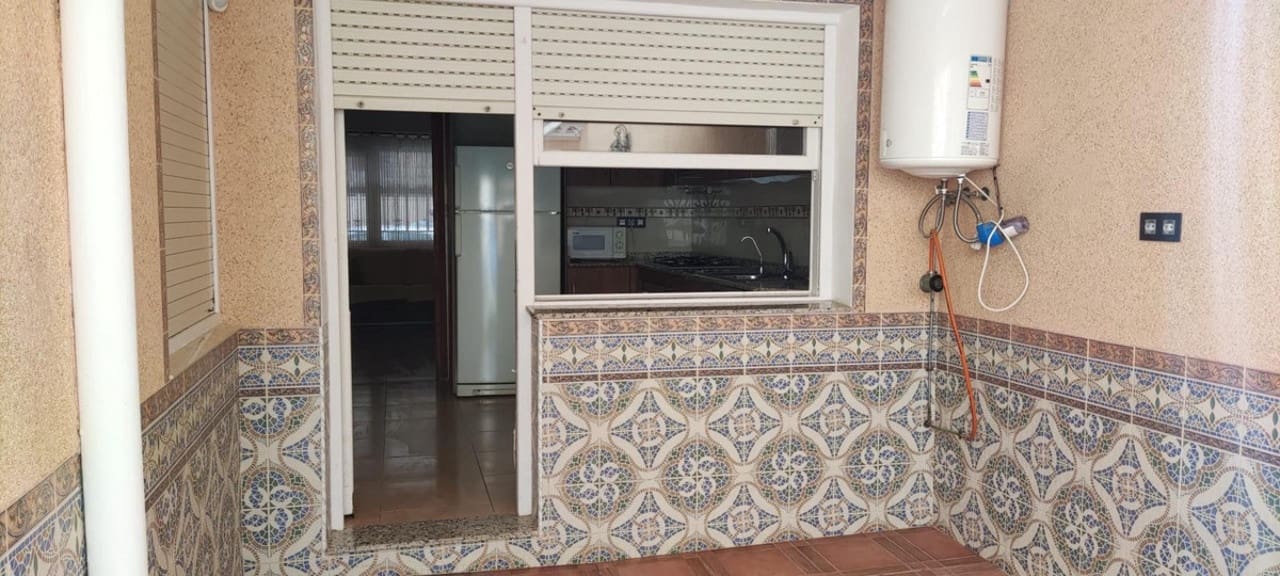 3 sypialnia Willa na sprzedaż w Torrevieja - 210 000 € (Ref: 9068997)