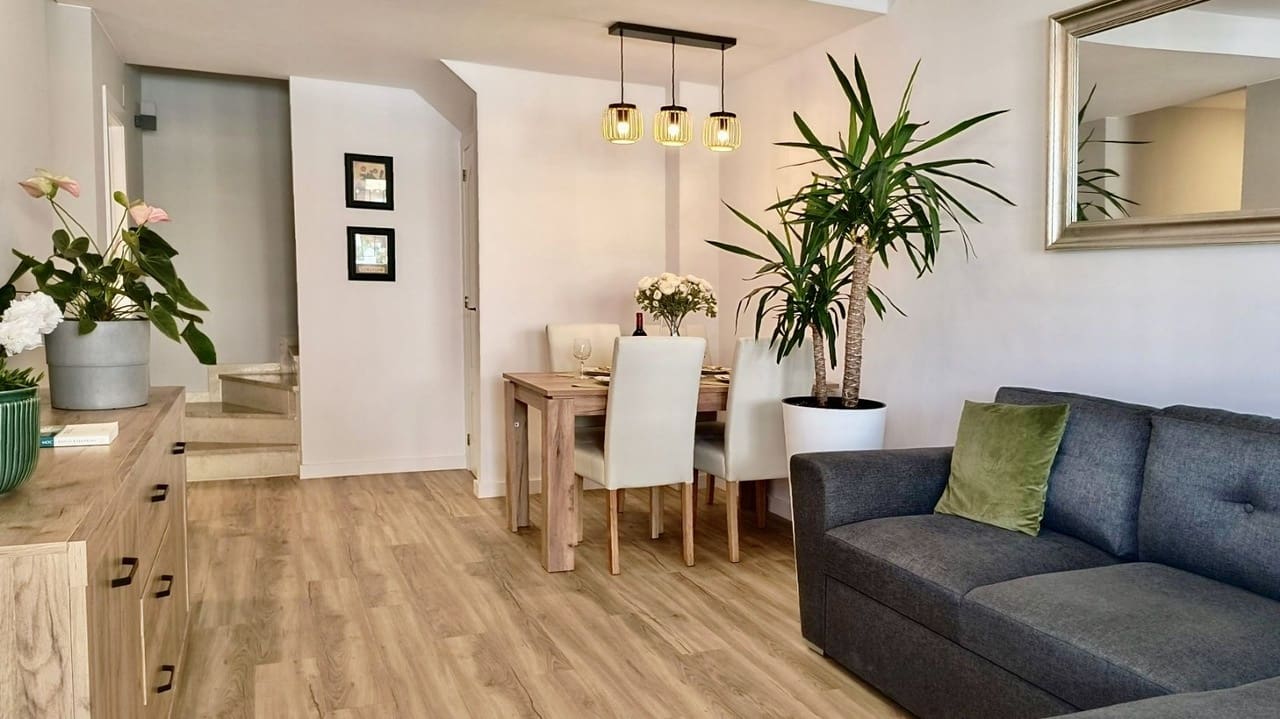 3 soveværelse Byhus til salg i Los Altos med swimmingpool - € 277.900 (Ref: 9166178)