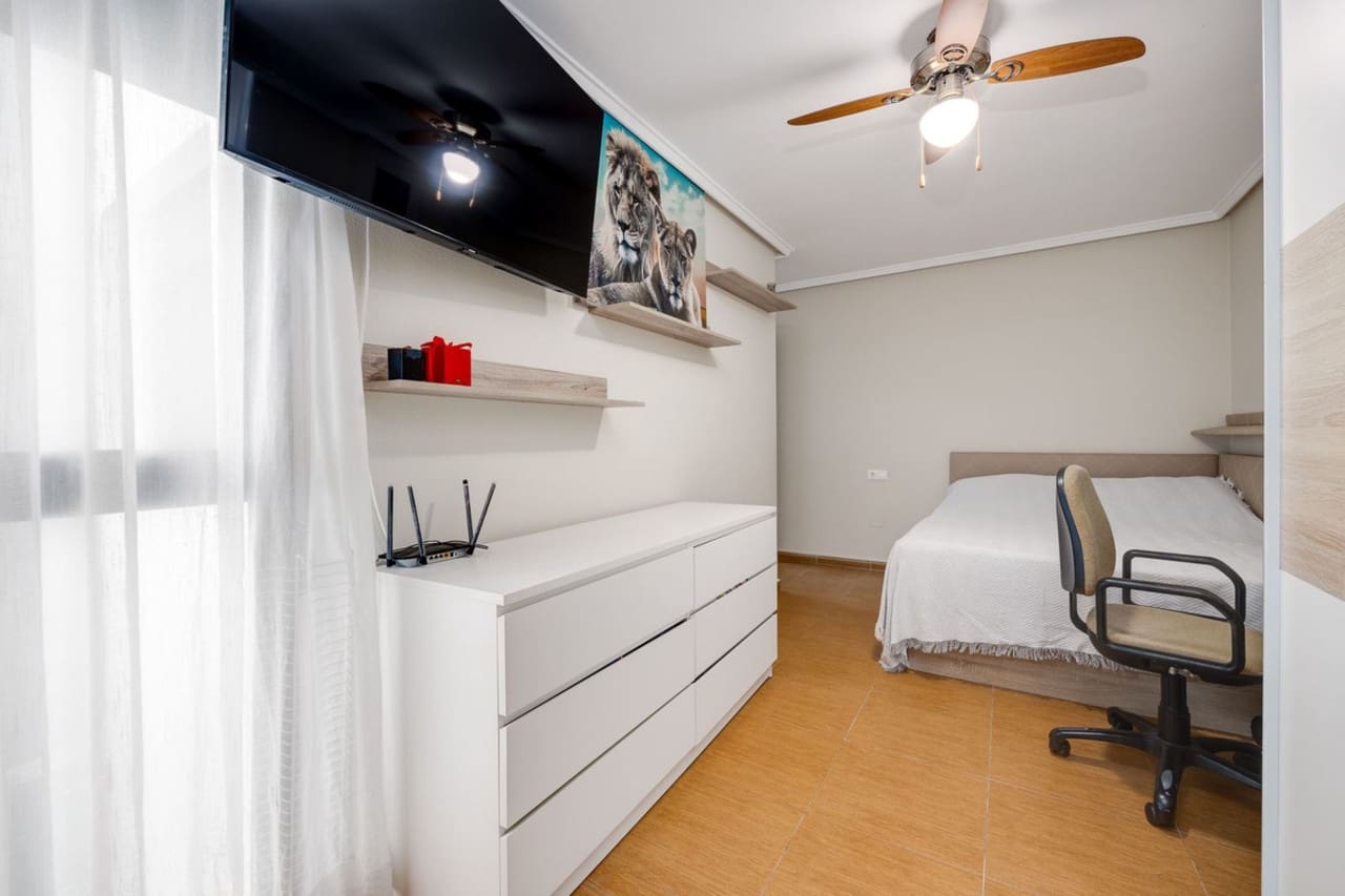 3 slaapkamer Appartement te koop in Torrevieja - € 209.000 (Ref: 9166248)