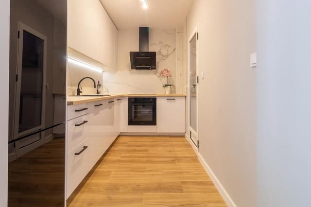3 soverom Hus til salgs i Torrevieja med svømmebasseng garasje - € 279 000 (Ref: 9166284)