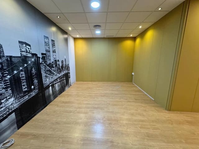 3 soverom Kommersiell til salgs i Zona Pueblo, Guardamar del Segura - € 222 000 (Ref: 9176393)