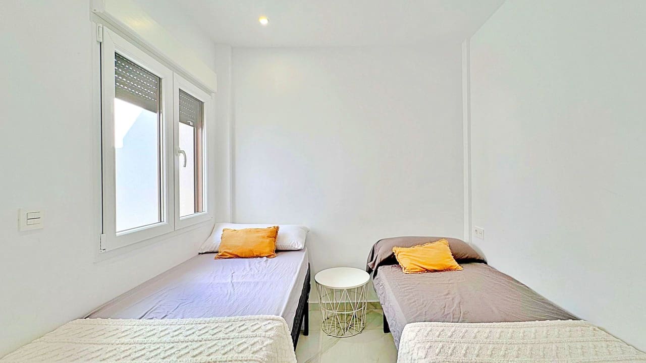 Casa de 3 habitaciones en Torrevieja en venta - 326.000 € (Ref: 9202718)