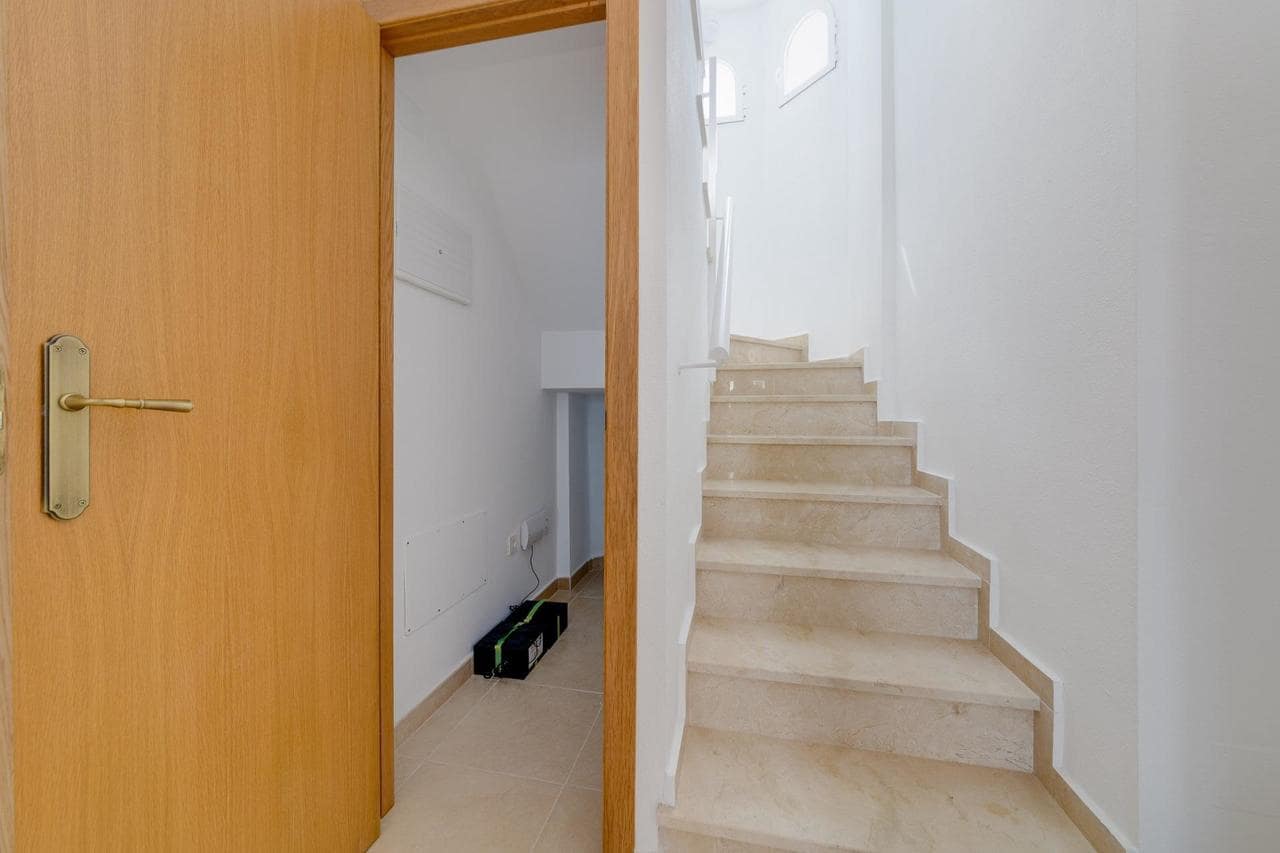 2 soveværelse Villa til salg i San Fulgencio med swimmingpool - € 280.000 (Ref: 9248827)