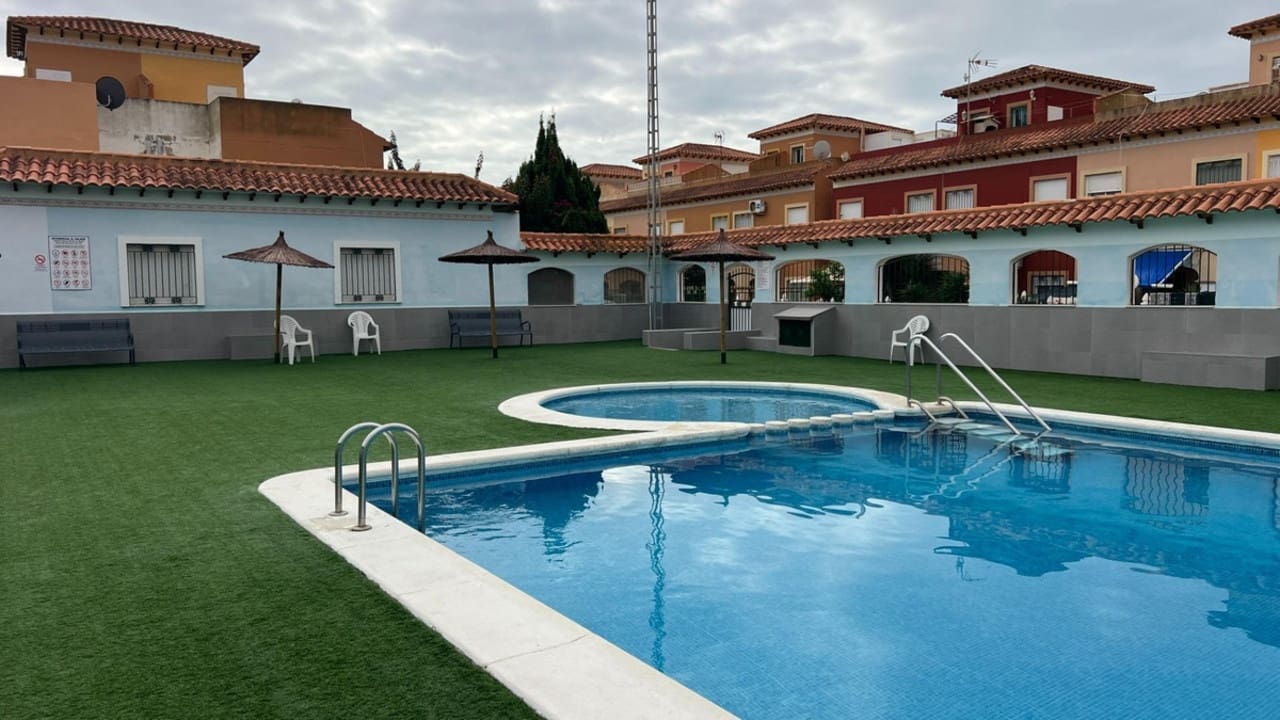 2 sypialnia Willa na sprzedaż w Torrevieja - 159 900 € (Ref: 9324859)