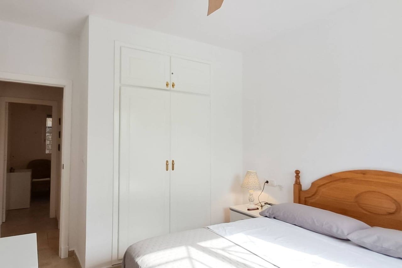 2 soverom Villa til salgs i Torrevieja med svømmebasseng - € 185 000 (Ref: 9325005)