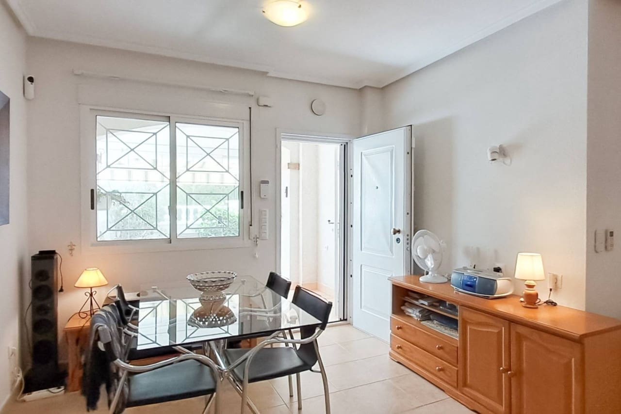 2 soverom Villa til salgs i Torrevieja med svømmebasseng - € 185 000 (Ref: 9325005)