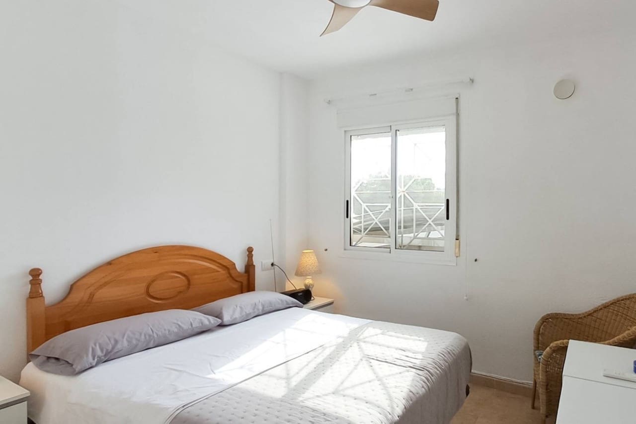 2 soverom Villa til salgs i Torrevieja med svømmebasseng - € 185 000 (Ref: 9325005)