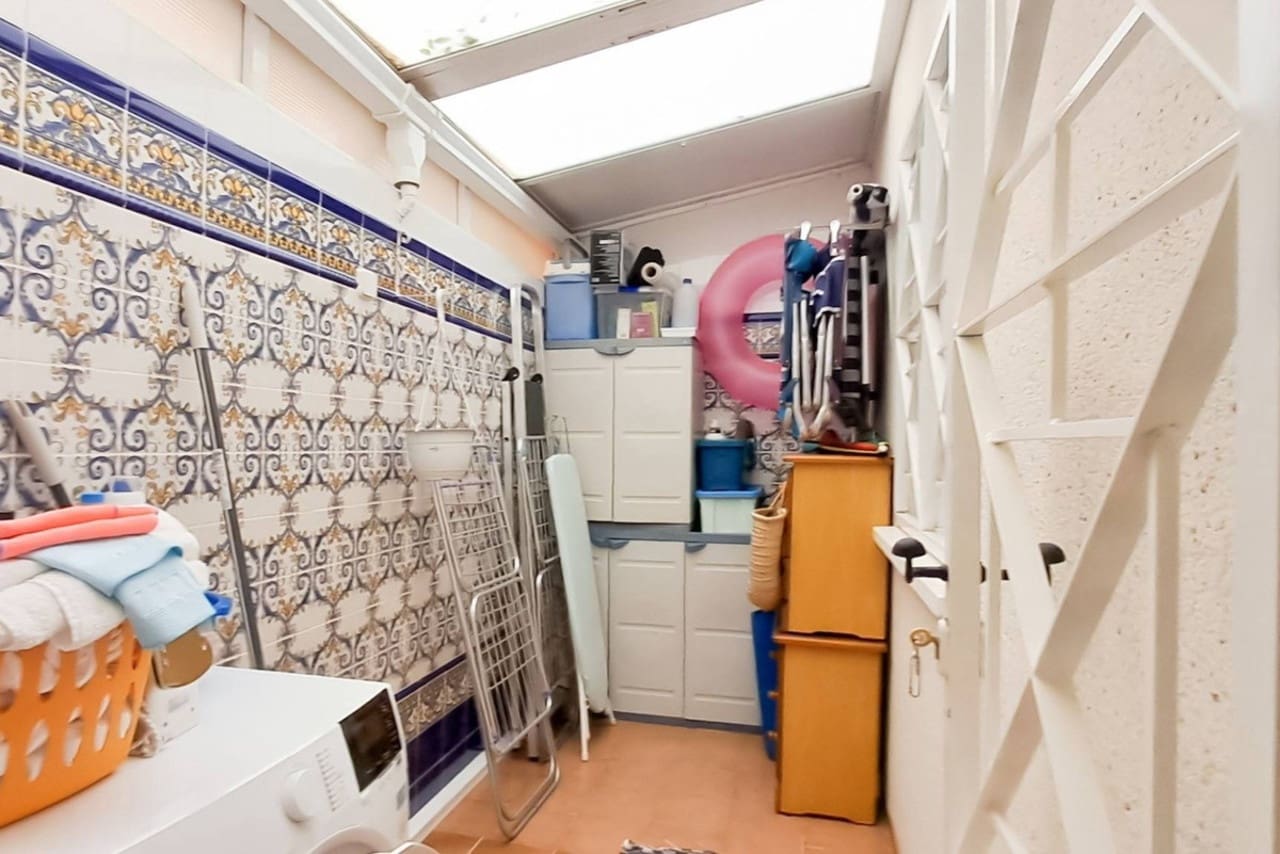 2 soverom Villa til salgs i Torrevieja med svømmebasseng - € 185 000 (Ref: 9325005)