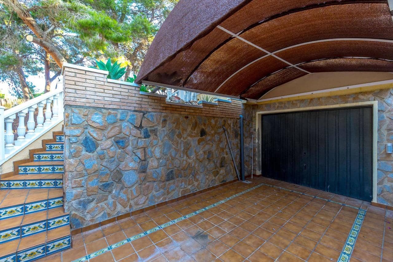 4 bedroom Villa for sale in Torrevieja with pool - € 490,000 (Ref: 9325060)