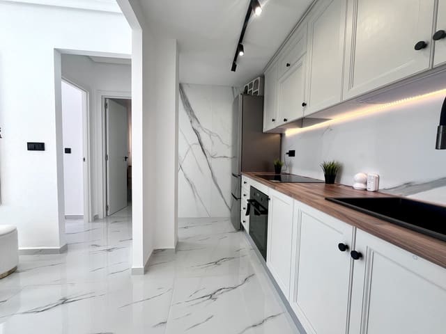 1 soveværelse Penthouse til salg i Playa Flamenca, Orihuela med swimmingpool - € 162.000 (Ref: 9331718)