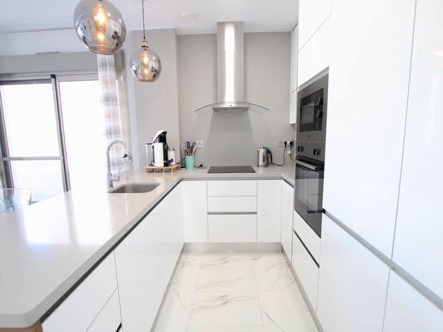 3 soverom Villa til salgs i Villamartin, Orihuela med svømmebasseng - € 375 000 (Ref: 9334802)